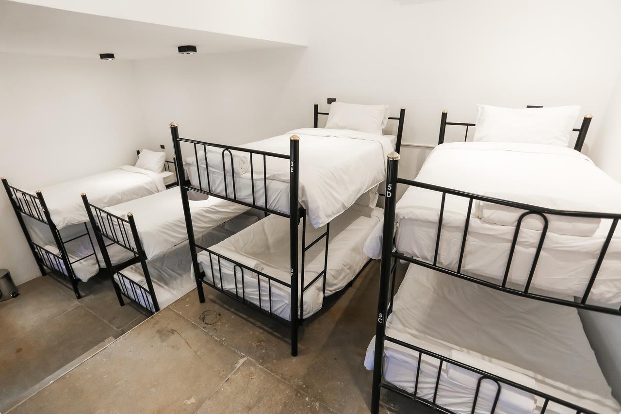 Paradise Beach Backpackers Hostel Patong Екстер'єр фото